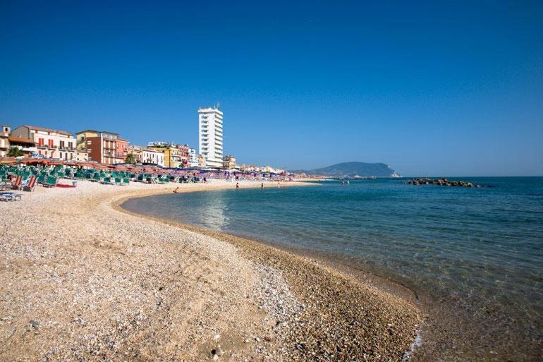 تختخواب و صبحانه Mentamarina