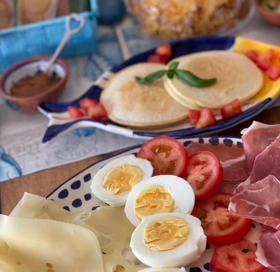 تختخواب و صبحانه Mentamarina