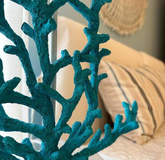 تختخواب و صبحانه Mentamarina