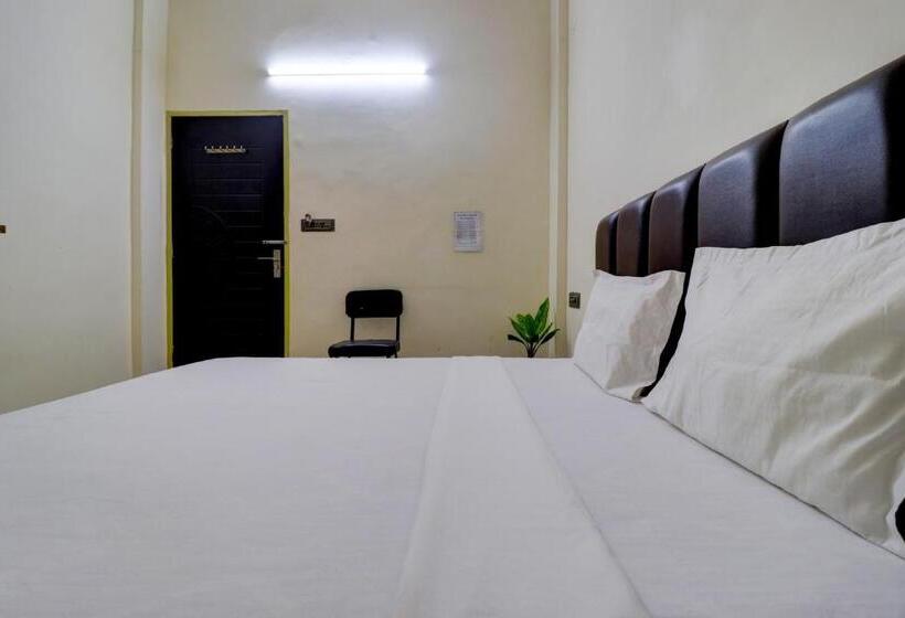 호텔 Oyo 81427 Kanika