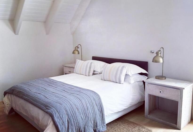 Пансион Adrift Guesthouse St Francis Bay