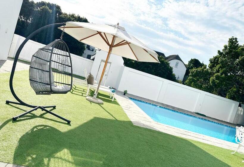 Пансион Adrift Guesthouse St Francis Bay