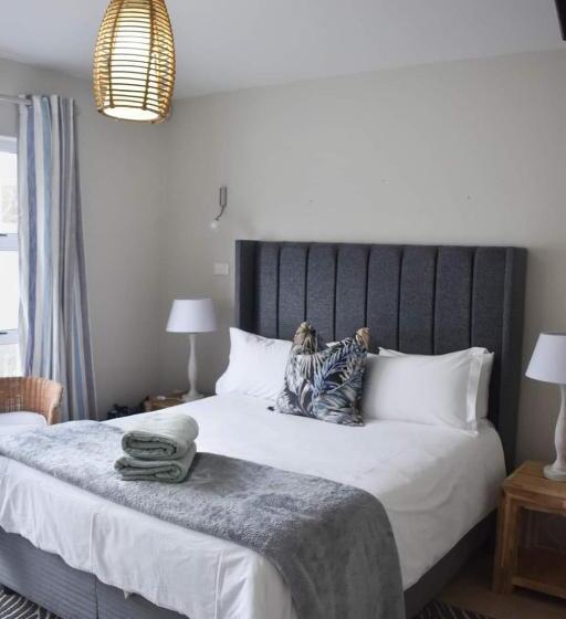 Пансион Adrift Guesthouse St Francis Bay