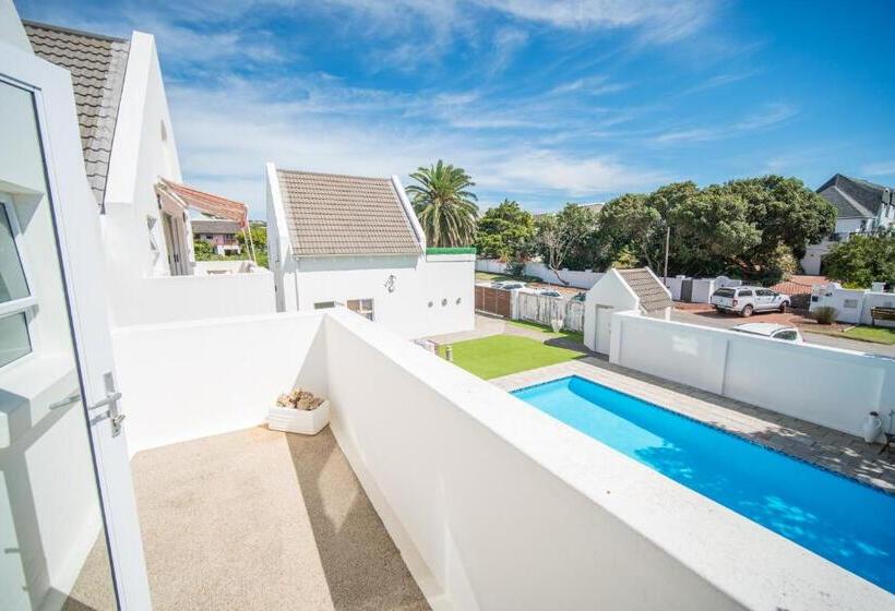 Пансион Adrift Guesthouse St Francis Bay