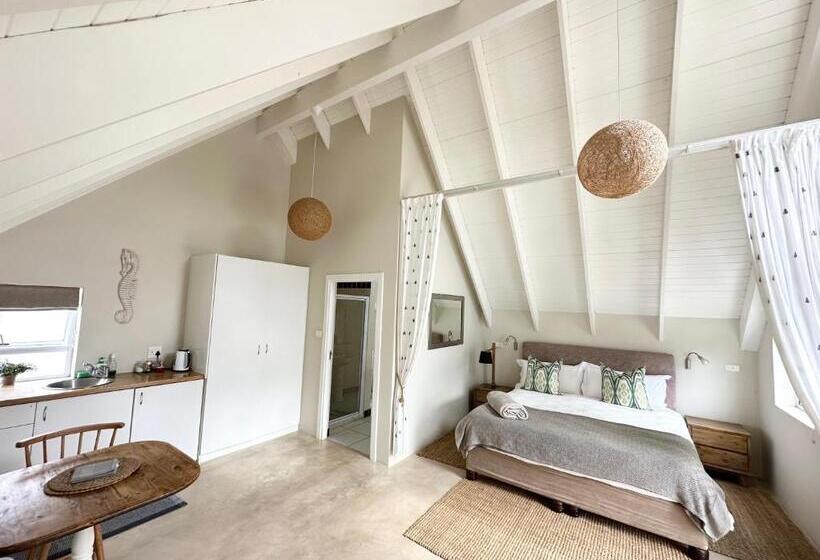 Пансион Adrift Guesthouse St Francis Bay