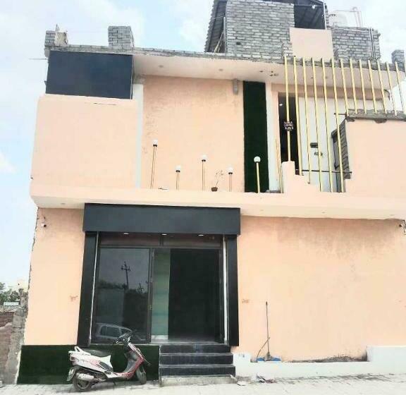 Collection O Hotel Maatrika And Banquets