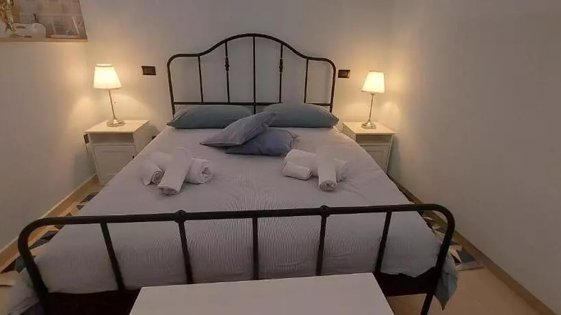 تختخواب و صبحانه Casa Jo