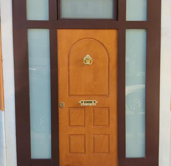 تختخواب و صبحانه Casa Jo