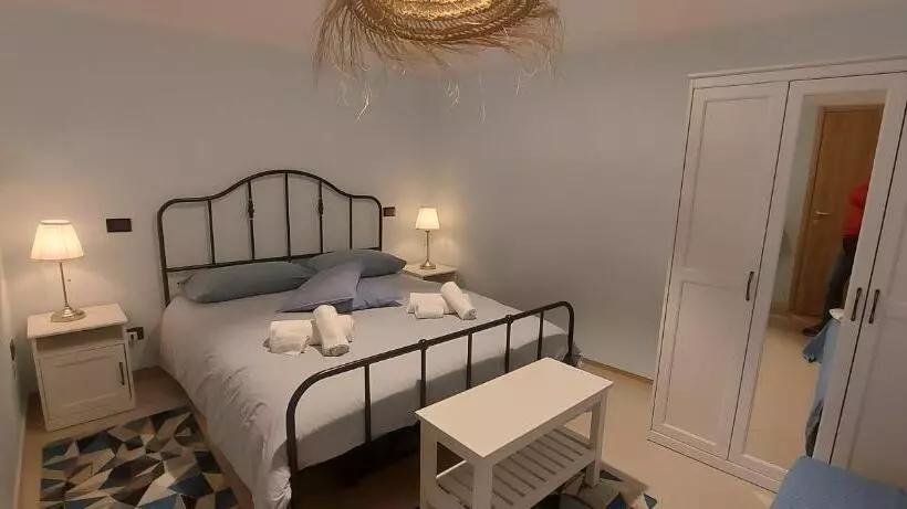 تختخواب و صبحانه Casa Jo