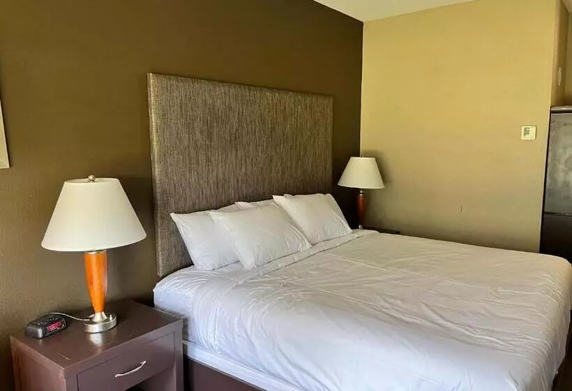 Grandstay Hotel & Suites