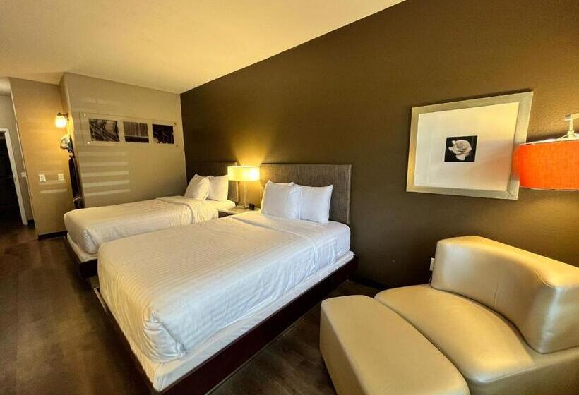 Grandstay Hotel & Suites