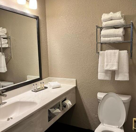 Grandstay Hotel & Suites