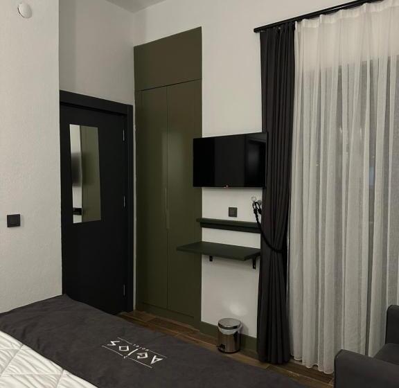 Hotel Agi̇os