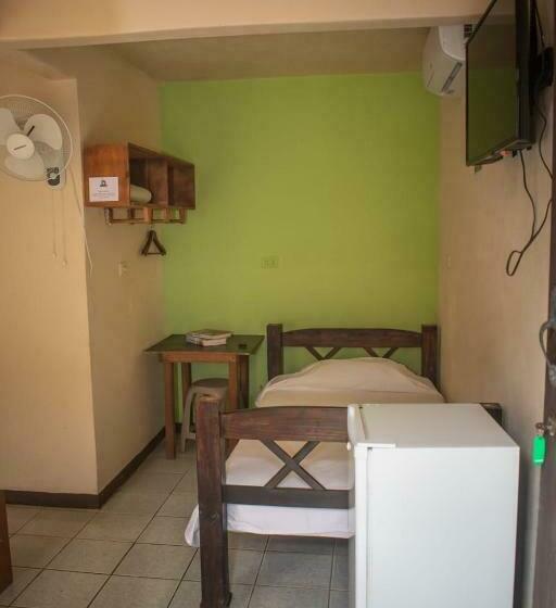 מלון כמוסות Bed And Breakfast Bachelor