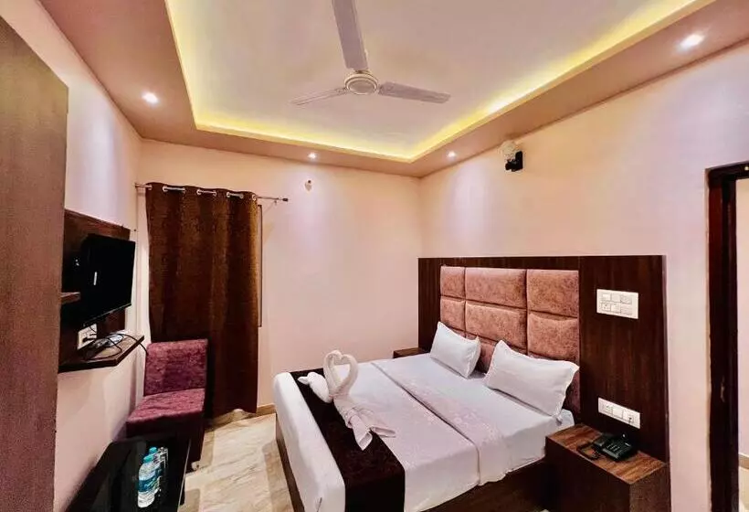 Fabhotel Dhruv Nanda