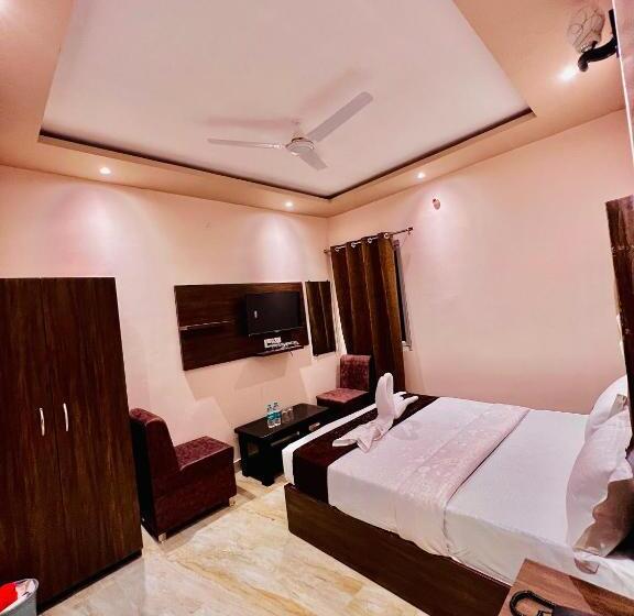 Fabhotel Dhruv Nanda