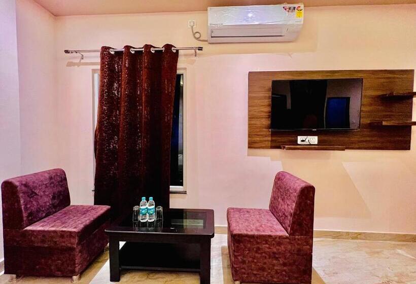 Fabhotel Dhruv Nanda