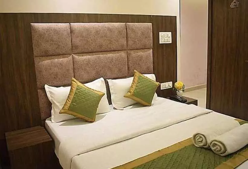 Fabhotel Dhruv Nanda