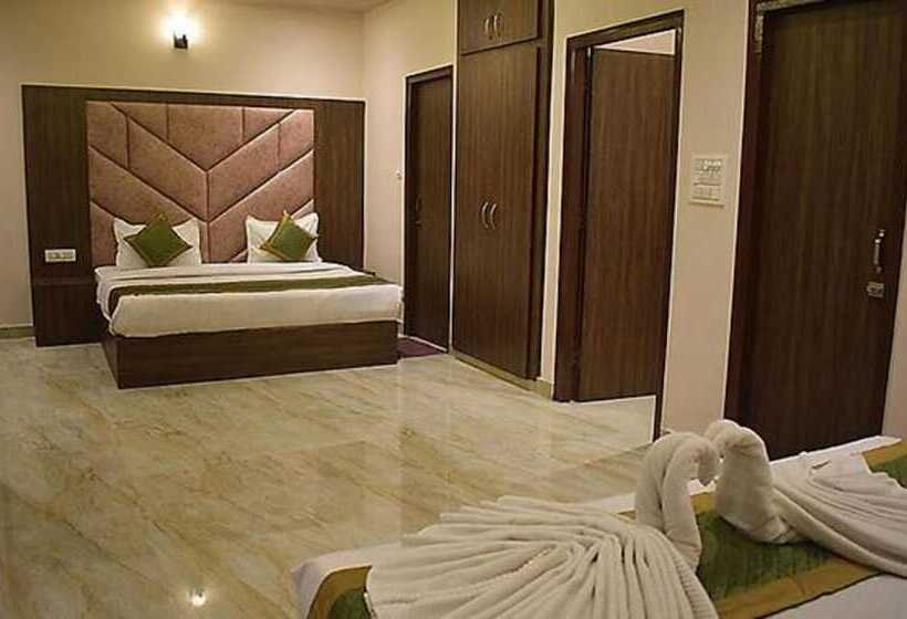 Fabhotel Dhruv Nanda