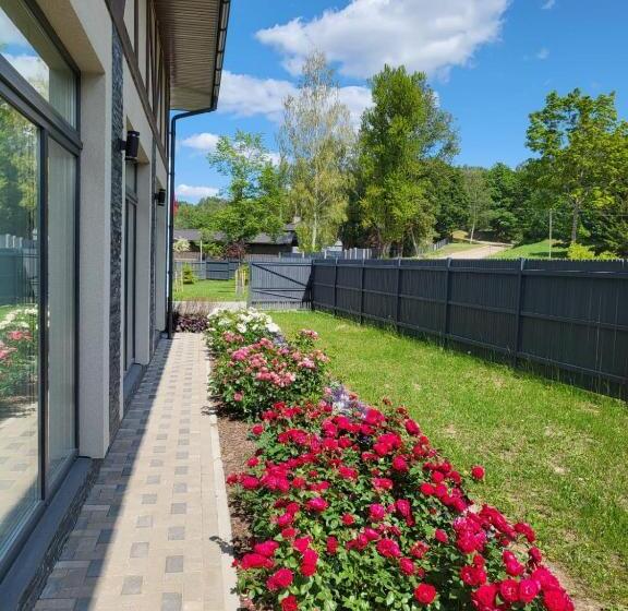 پانسیون 9 Garšas