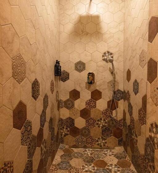 پانسیون 9 Garšas