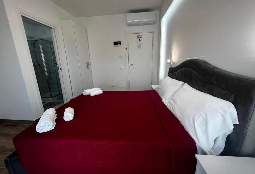 پانسیون Arbi Venice Station