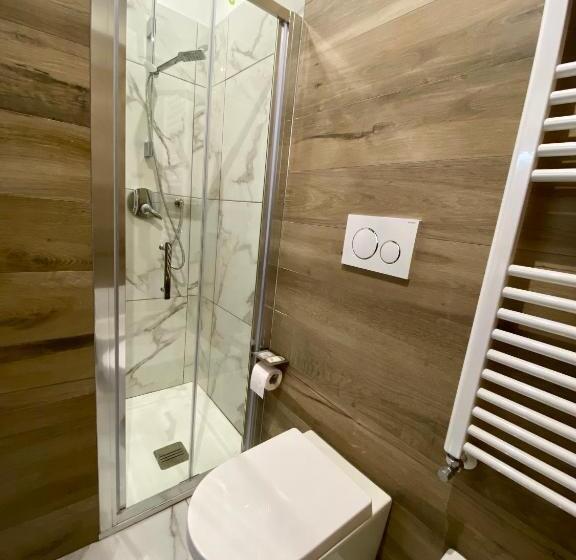 پانسیون Arbi Venice Station