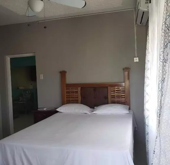 پانسیون Lion’s View Bed & Breakfast