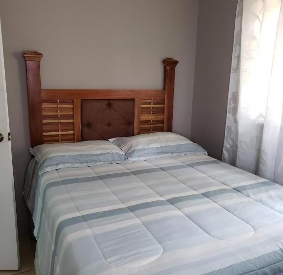 پانسیون Lion’s View Bed & Breakfast