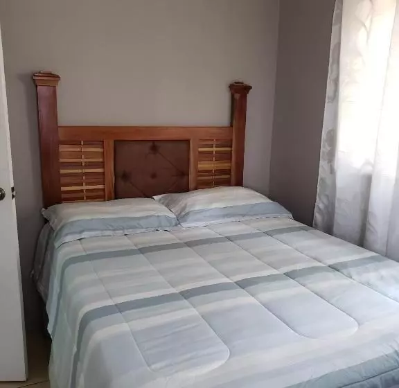 پانسیون Lion’s View Bed & Breakfast