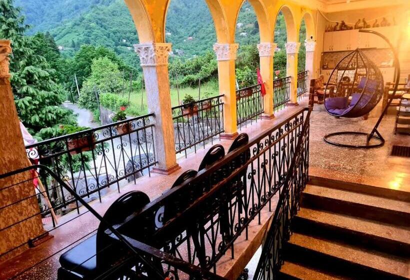 پانسیون Old House Korolistavi