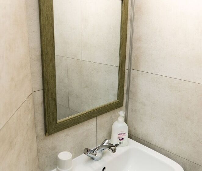 بنسيون The Lakeside