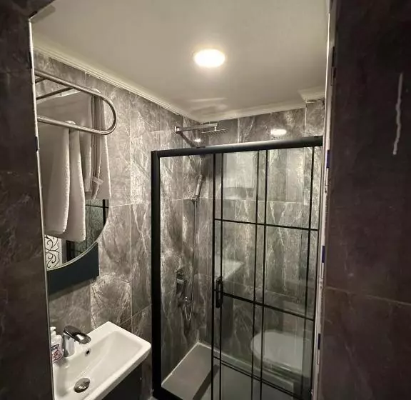 Hotelli Ada Life Suit