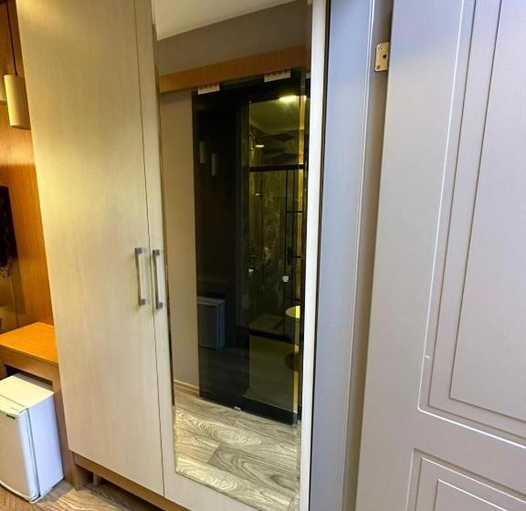 Отель Ada Life Suit