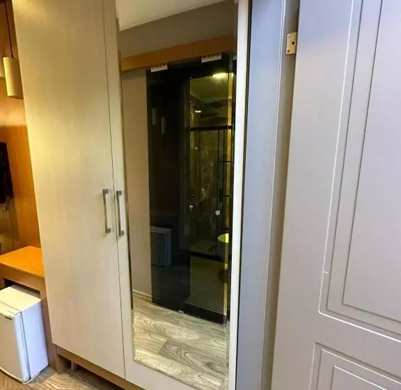 Hotelli Ada Life Suit