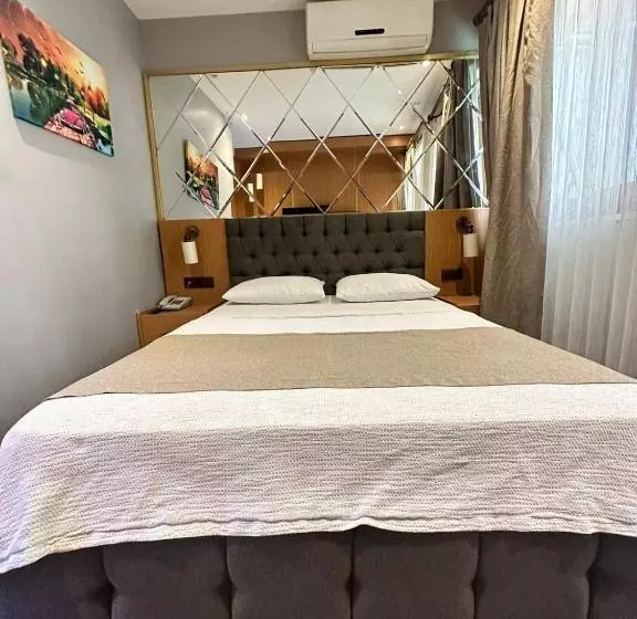 Hotelli Ada Life Suit