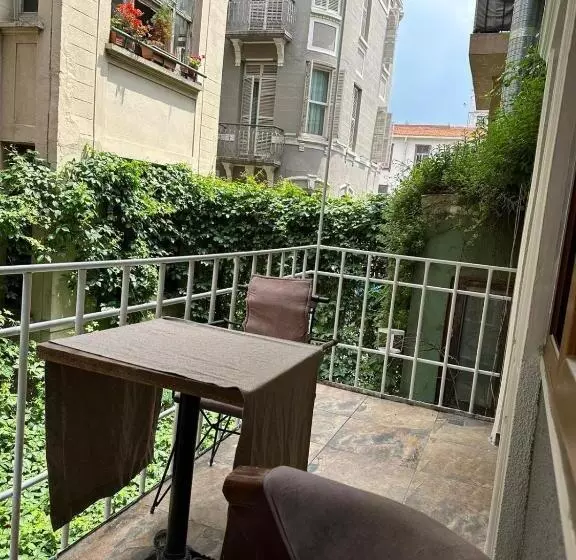 Hotelli Ada Life Suit