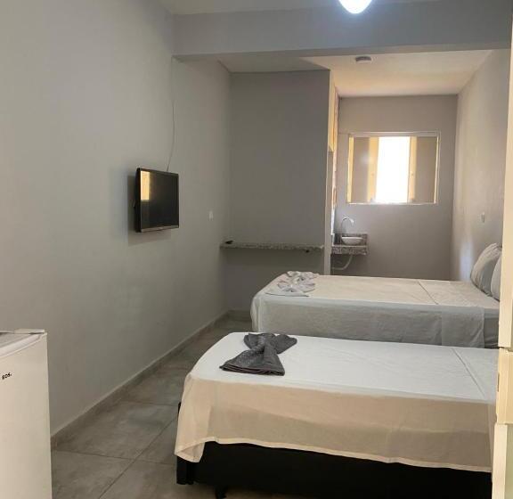 ホテル Pousada Amarela