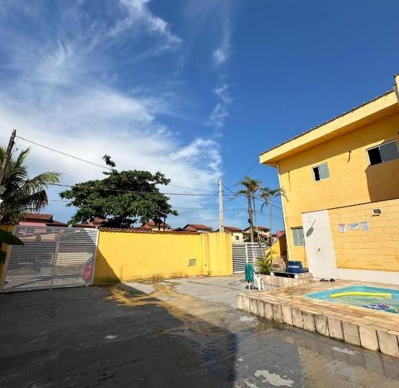 ホテル Pousada Amarela