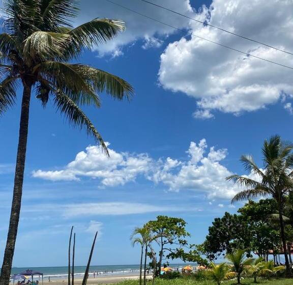 ホテル Pousada Amarela