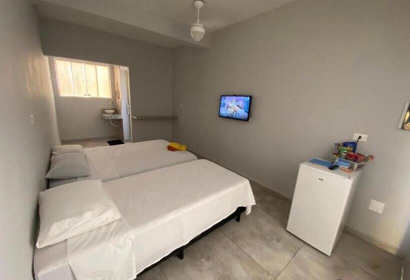 ホテル Pousada Amarela