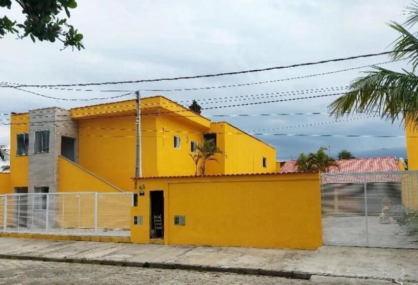 ホテル Pousada Amarela