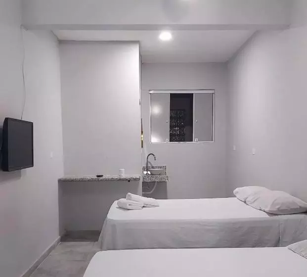ホテル Pousada Amarela