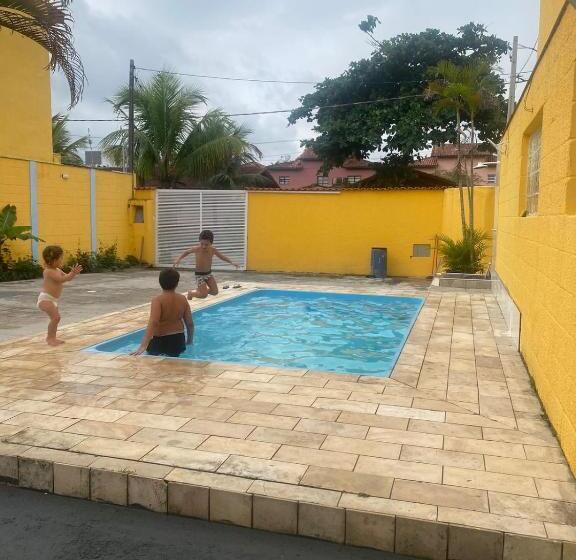 ホテル Pousada Amarela