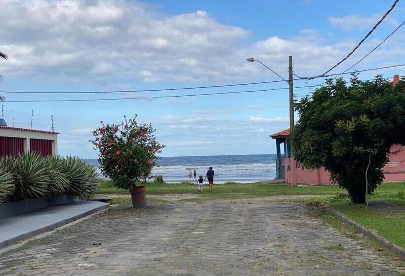 ホテル Pousada Amarela