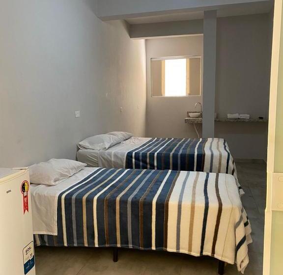 ホテル Pousada Amarela