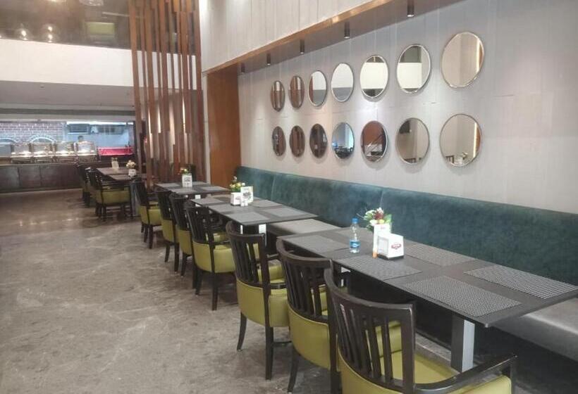 호텔 Srinivasa Residency  Lakdikapool