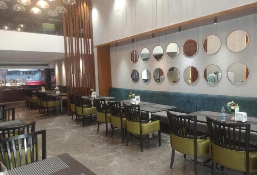 호텔 Srinivasa Residency  Lakdikapool