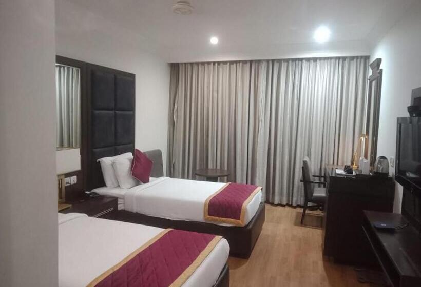 호텔 Srinivasa Residency  Lakdikapool