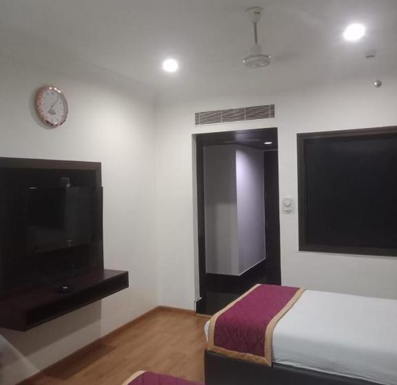 호텔 Srinivasa Residency  Lakdikapool